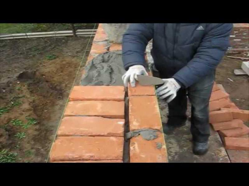 Как укладывают кирпич Как укладывается кирпич